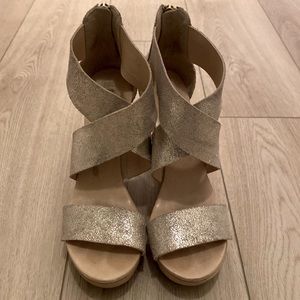Diane Von Furstenberg OPAL CRISS CROSS wedge sandals - platinum